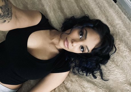 nina morelo joli modèle image