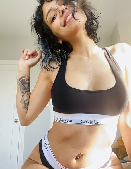 nature uniquementfans jolie adulte archive