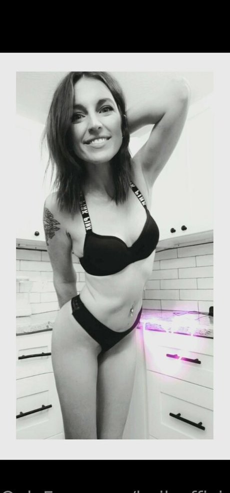 hailsofficially haut modèle image