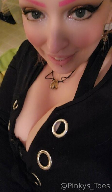 pinkys toes actrice artistique img