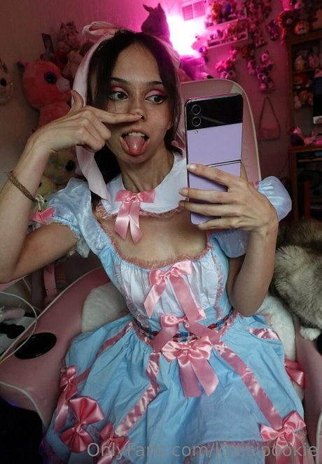 Krissi Pookie star du porno adulte galeries