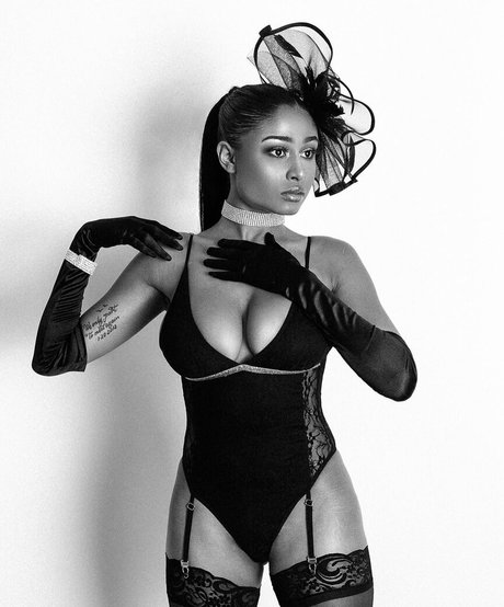 AlessiaSays modèle adulte galeries