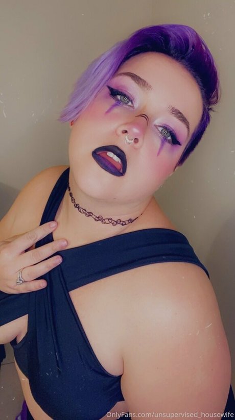 unsupervised housewife modèle exclusif galerie