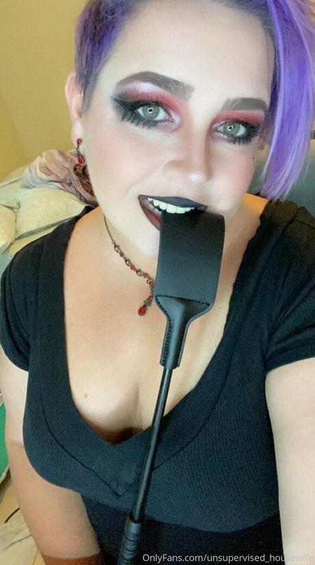 unsupervised housewife modèle artistique galerie