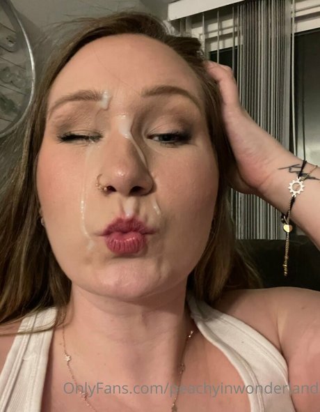 peachyinwonderland modèle hd photo