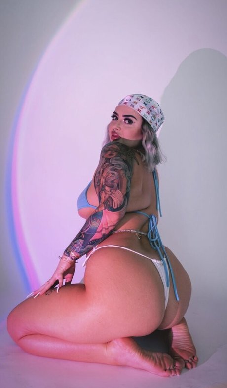 Dahliainwonderland modèles nus des photos