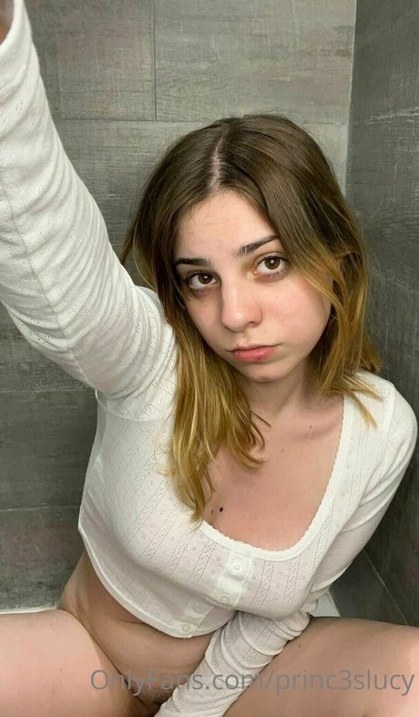 princ3slucy étoile chaude img