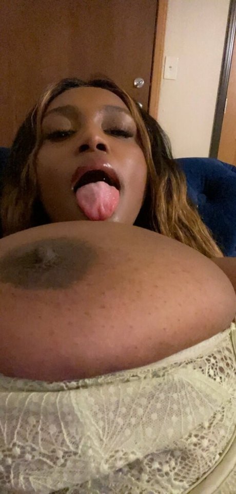 gros seins branlette espagnole onlyfans chaud belle images