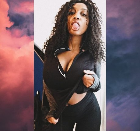 sexe lesbien onlyfans nu sympa des photos