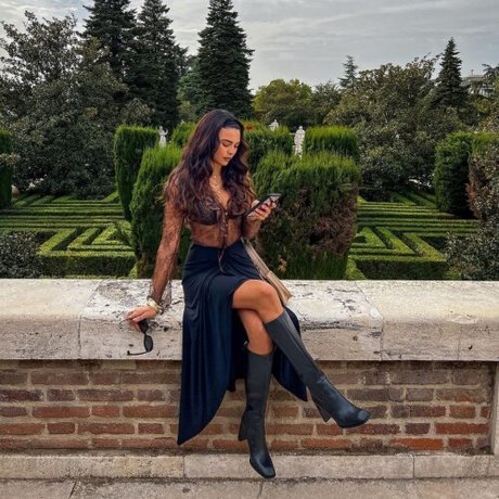 Kyra Santoro étoile chaude image