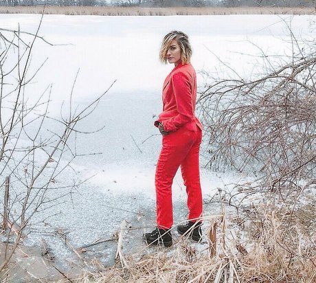 Scout Taylor Compton modèle chaud archive