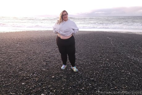 chaton courbé onlyfans nus sexy des photos