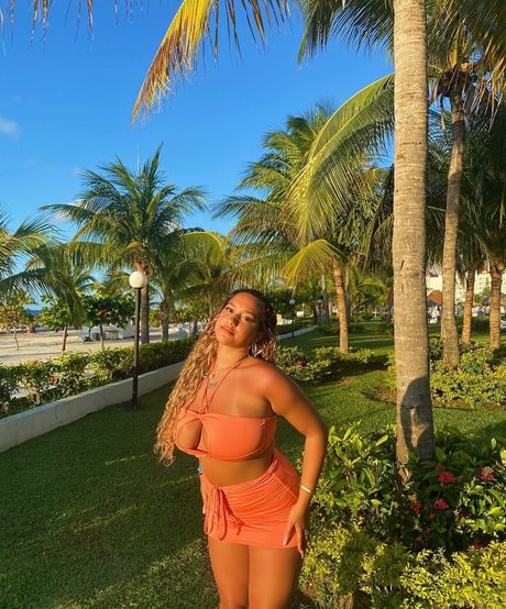 femme seulementfans belle définition archive