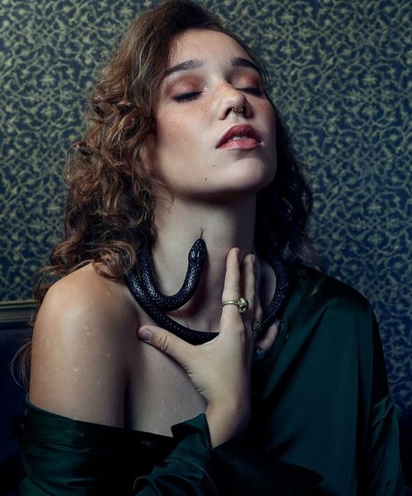 gros seins ébène onlyfans adulte érotique images