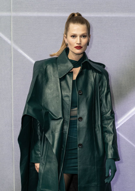 Toni Garrn actrice artistique images