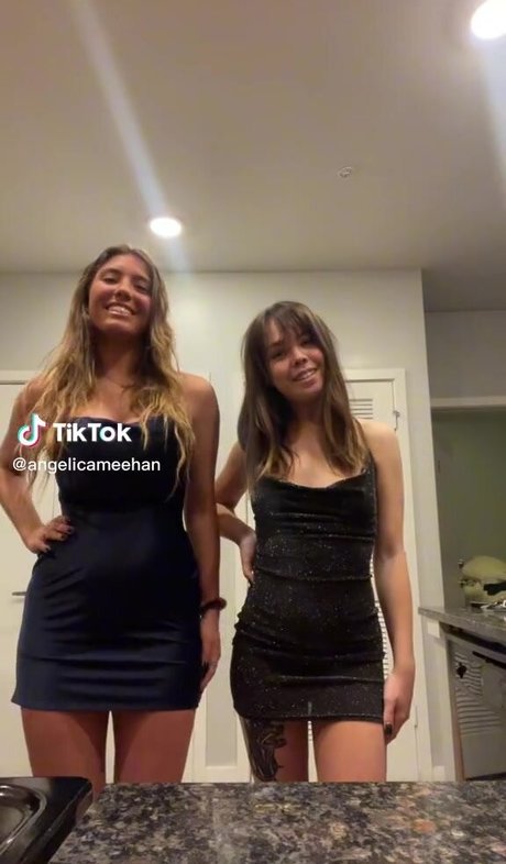 Angelica Meehan modèle chaud images