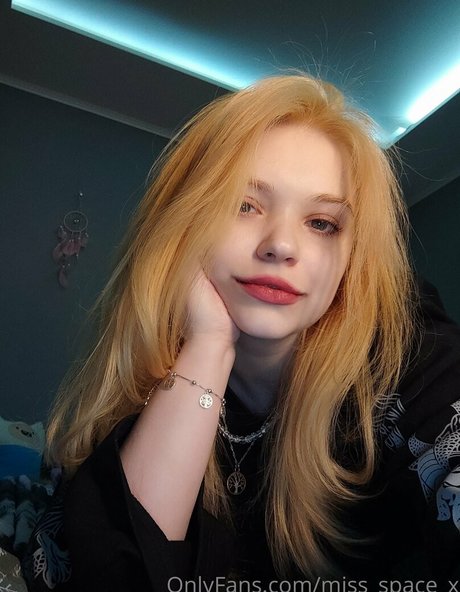 miss space x actrice sexy galerie