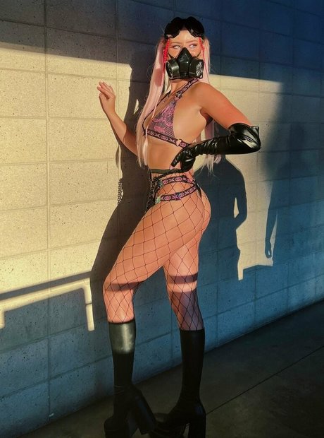 Kelsey Remige actrice de nus photos