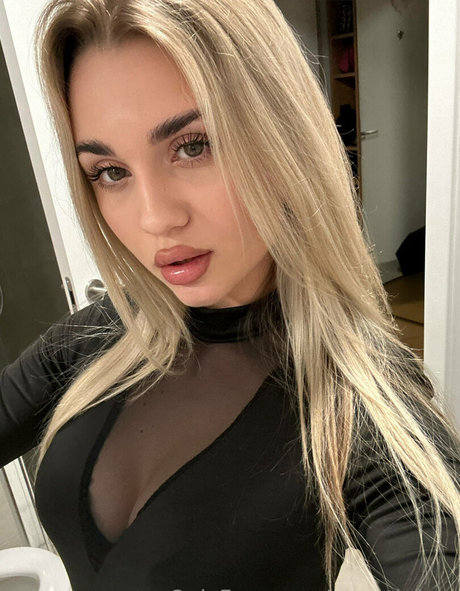 Kris Kiss xxx étoile photo