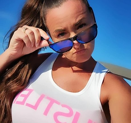 fellation transexuelle onlyfans haut gratuit archive