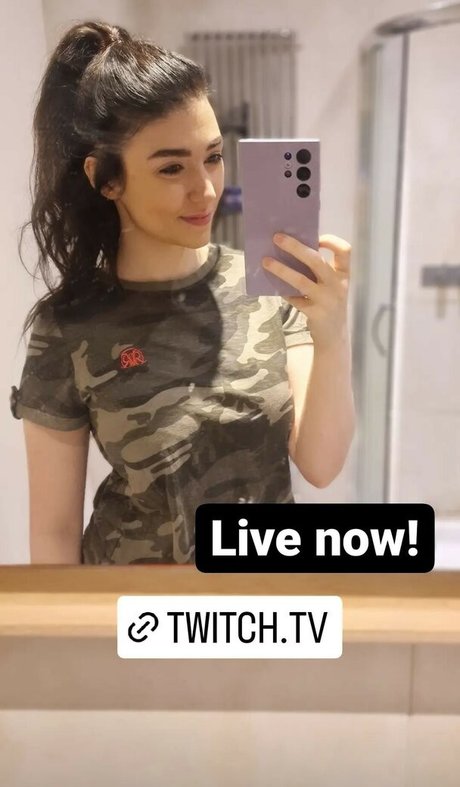 Wolfabelle actrice chaude galerie