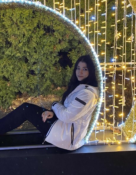 Wolfabelle actrice de grande qualité archive