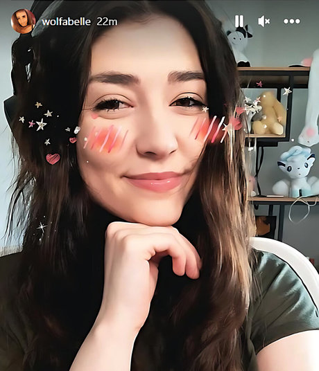 Wolfabelle nus étoiles photos