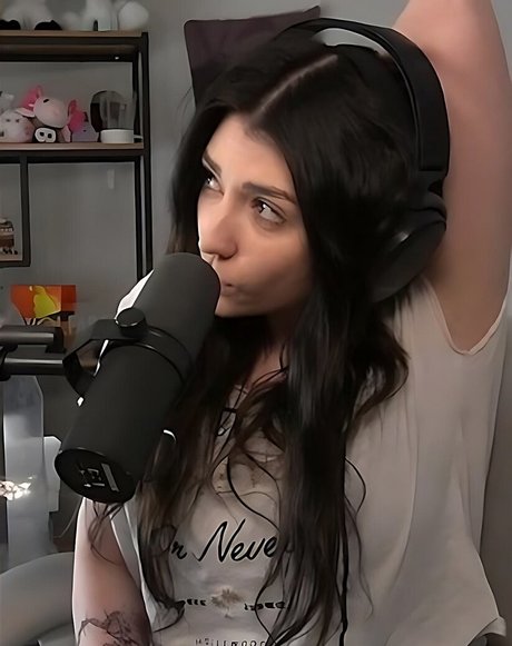 Wolfabelle actrice nue des photos