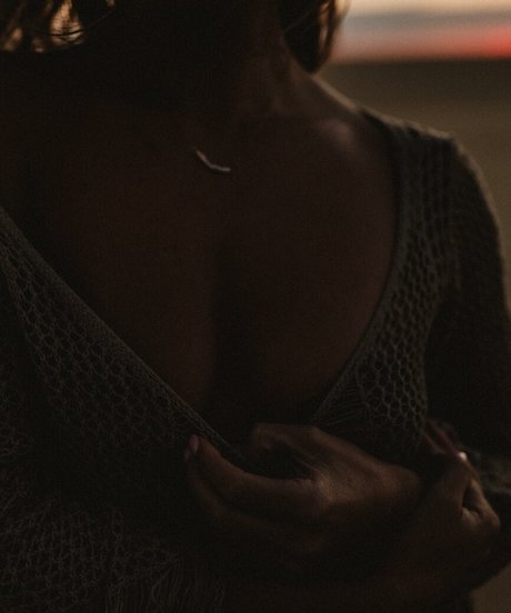 Sarah Senecal modèle érotique img