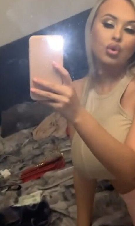 Shauni Scanlan modèle érotique photo