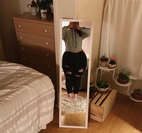 SoftestPear star érotique images