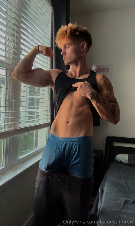 itscodyandrew art modèle images