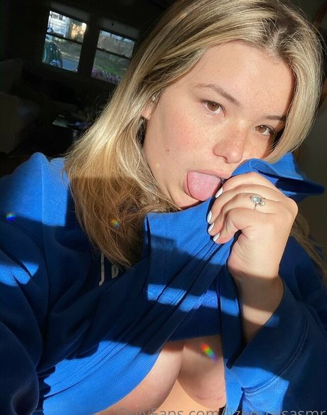 lesbiennes aux gros seins onlyfans assez exclusif img