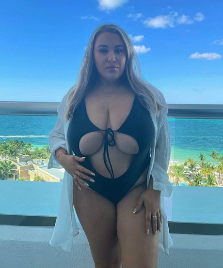 Laura Morgan star exclusive images