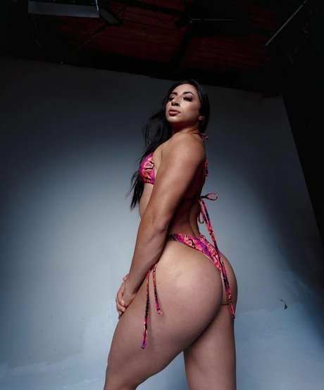 swolsmol modèle magnifique des photos