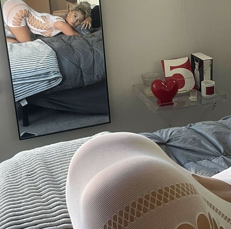 Emily Huff beau modèle archive