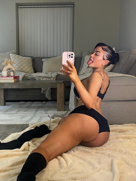 femme seulementfans belle érotique galerie