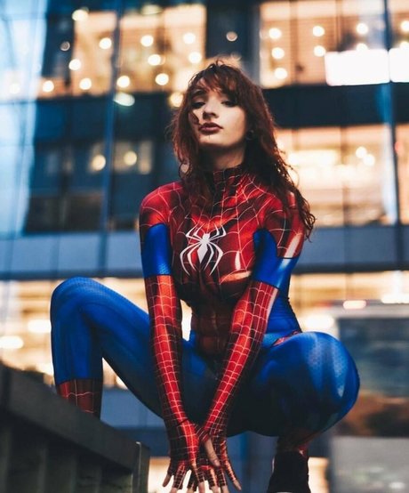 Spiider sam actrice de grande qualité images