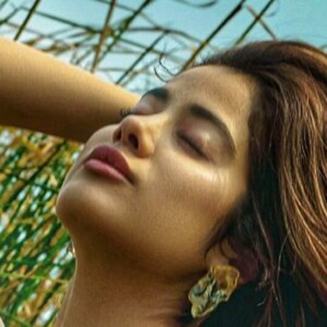 Janhvi Kapoor modèle parfait collection