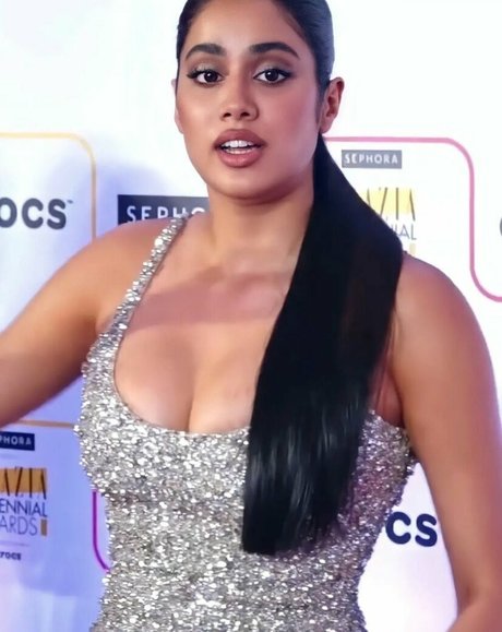 Janhvi Kapoor haut étoile galerie