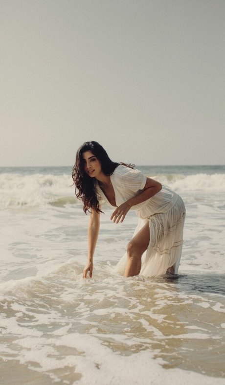 Elwa Saleh star du porno exclusive images