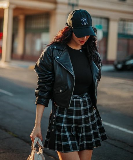 Elwa Saleh jolie étoile galeries