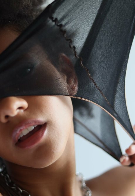 Djouliet Amara haut étoile des photos