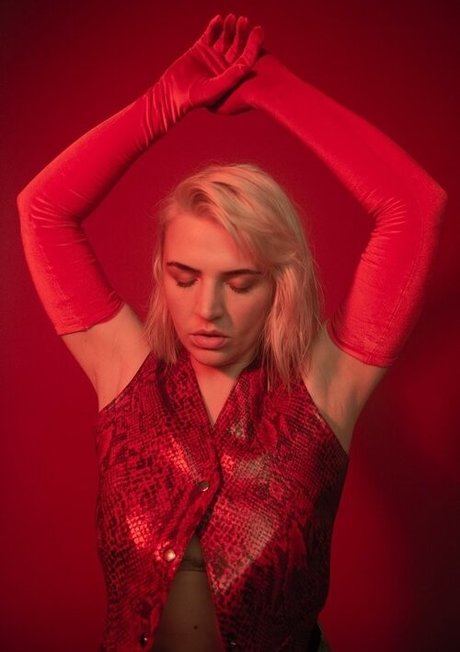 Self Esteem actrice de grande qualité image