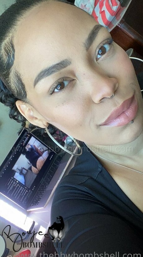 boujeebombshell actrice de nus photo