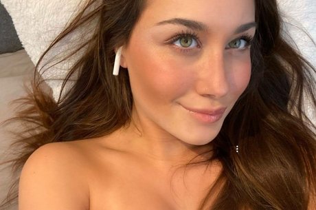 Maelyss Lpg jolie star du porno photo