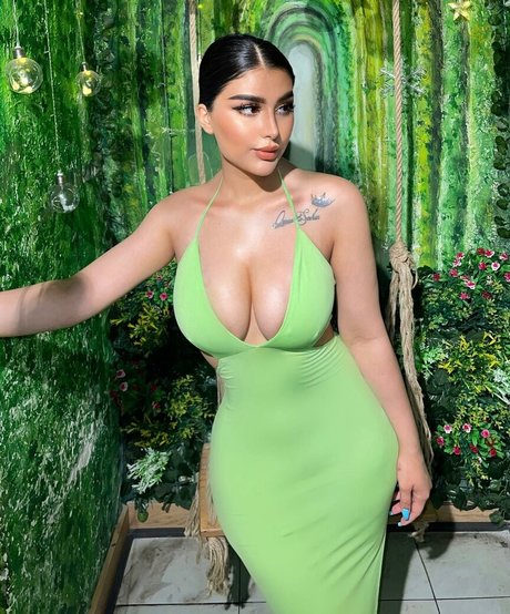 adolescents jeunes onlyfans beau nu image