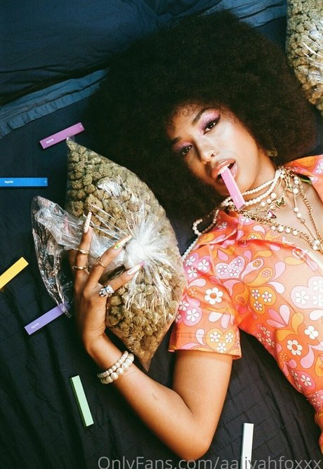 aaliyahfoxxx étoile gratuite collection