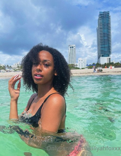 aaliyahfoxxx modèle magnifique archive