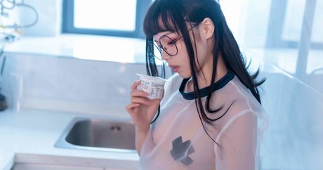 épouse arabe onlyfans haut nu image